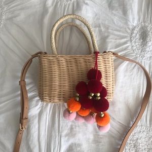 Adorable straw purse! ☀️💕